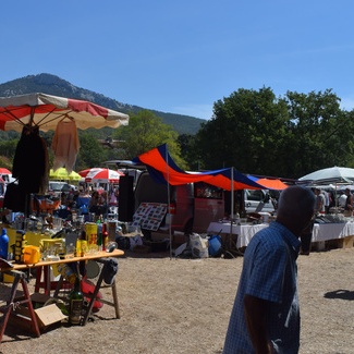 Le Vide-grenier de l'ASAM Evenos - septembre 2016